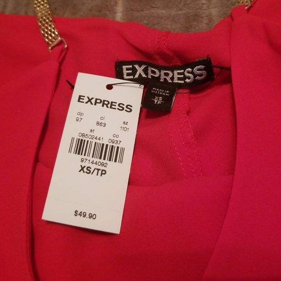 Express red blouse - Picture 2 of 5